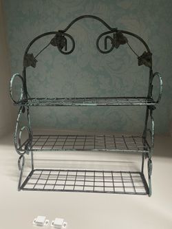 Vintage Style 3-Tier Metal Ivy Leaf Shelf