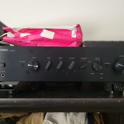Yamaha R-N800A Receiver 