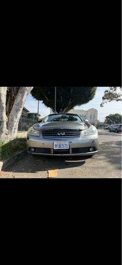 Infiniti M 35 ￼