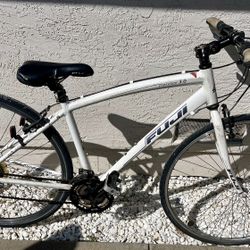 Fuji Commuter Bike Medium Size 