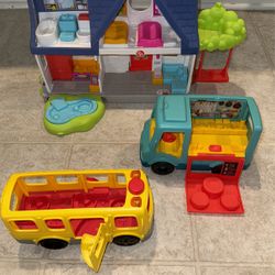 Fisher Price . Little People Lot. 4 Items