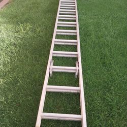 36 ft Heavy Duty Ladder ( Condition Good  )