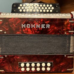 Hohner Acordeon Corona  3 Accordion . GCF. En Sol