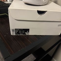 Jordan’s 4 Metallic Green 