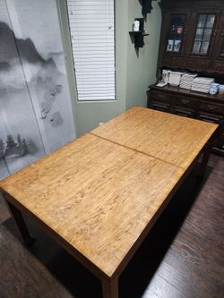 Dinner Table With 2 Leaves