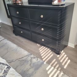 King Bed Room Set For Sale 