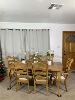 Extendable Solid Wood Dining Table With 6 Chairs & Removable Covers 