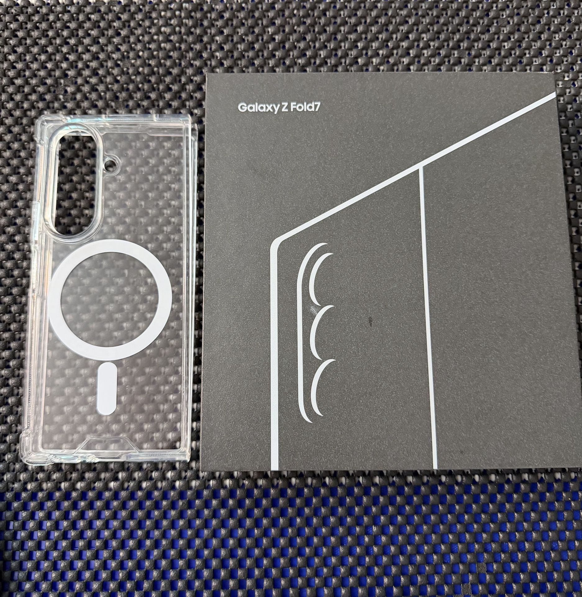 Galaxy Z Fold 7 512GB Unlocked Shadow Silver (cash only/no trades)