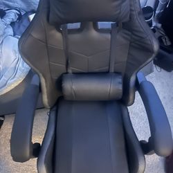 (Brand New) GAMING CHAIR WITH rgb Lights