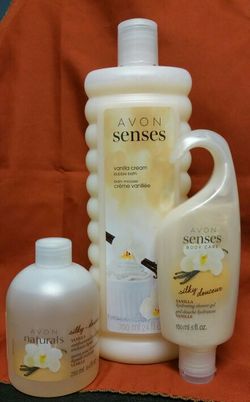 Avon - Vanilla Bath and Bidy set