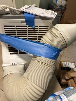 Black+Decker Portable AC unit with vent