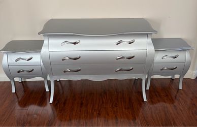 Silver, CalKing Bed set, includes Dresser and Nightstand Set