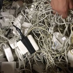 Apple MacBook Chargers ( Mix )