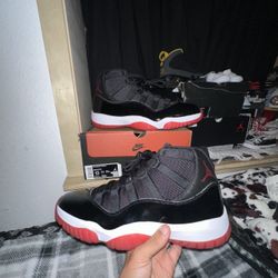 Air Jordan 11 Bred