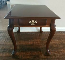 Vintage Cherry Queen Anne One Drawer Side End Table Unbranded