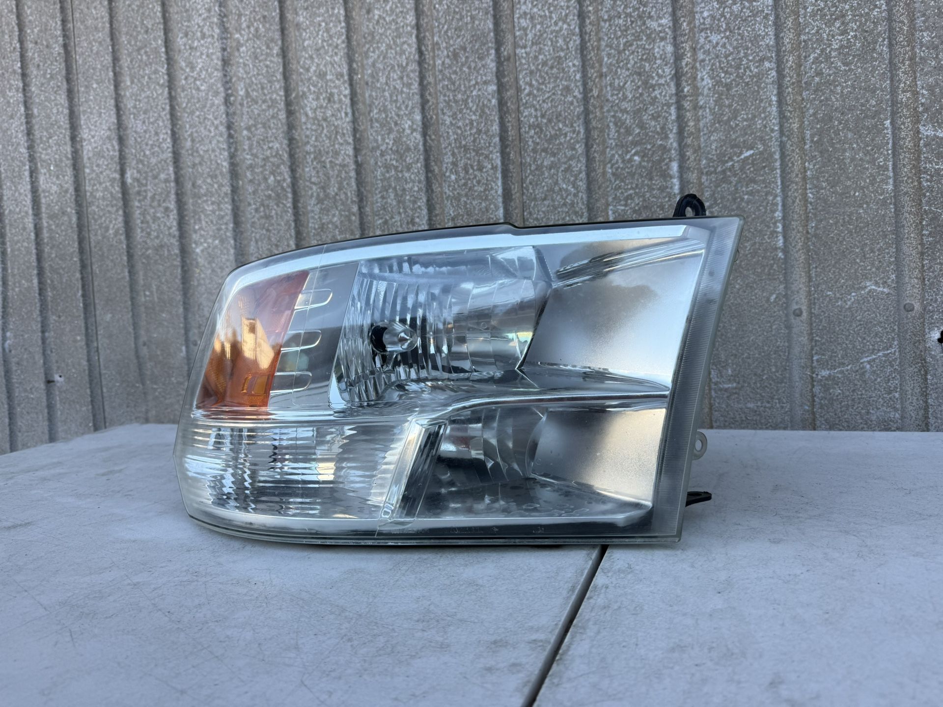 2013 2014 2015 2016 2017 2018 Dodge Ram Halogen Headlight Headlamp Right Passenger Side RH USED ORIGINAL OEM