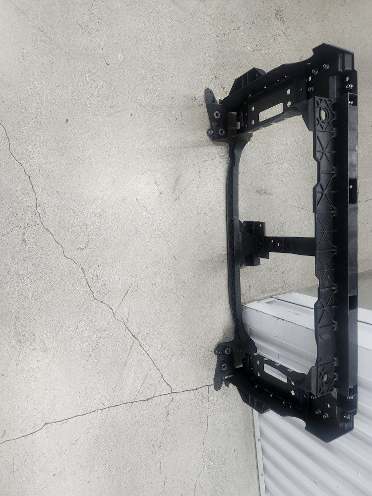 Infiniti Q50 Radiator Support Bracket