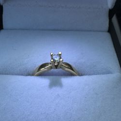 18K Gold Engagement Ring
