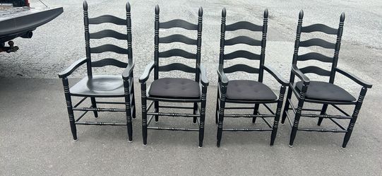 black, solid wood chairs Set of 4 black, solid wood chairs