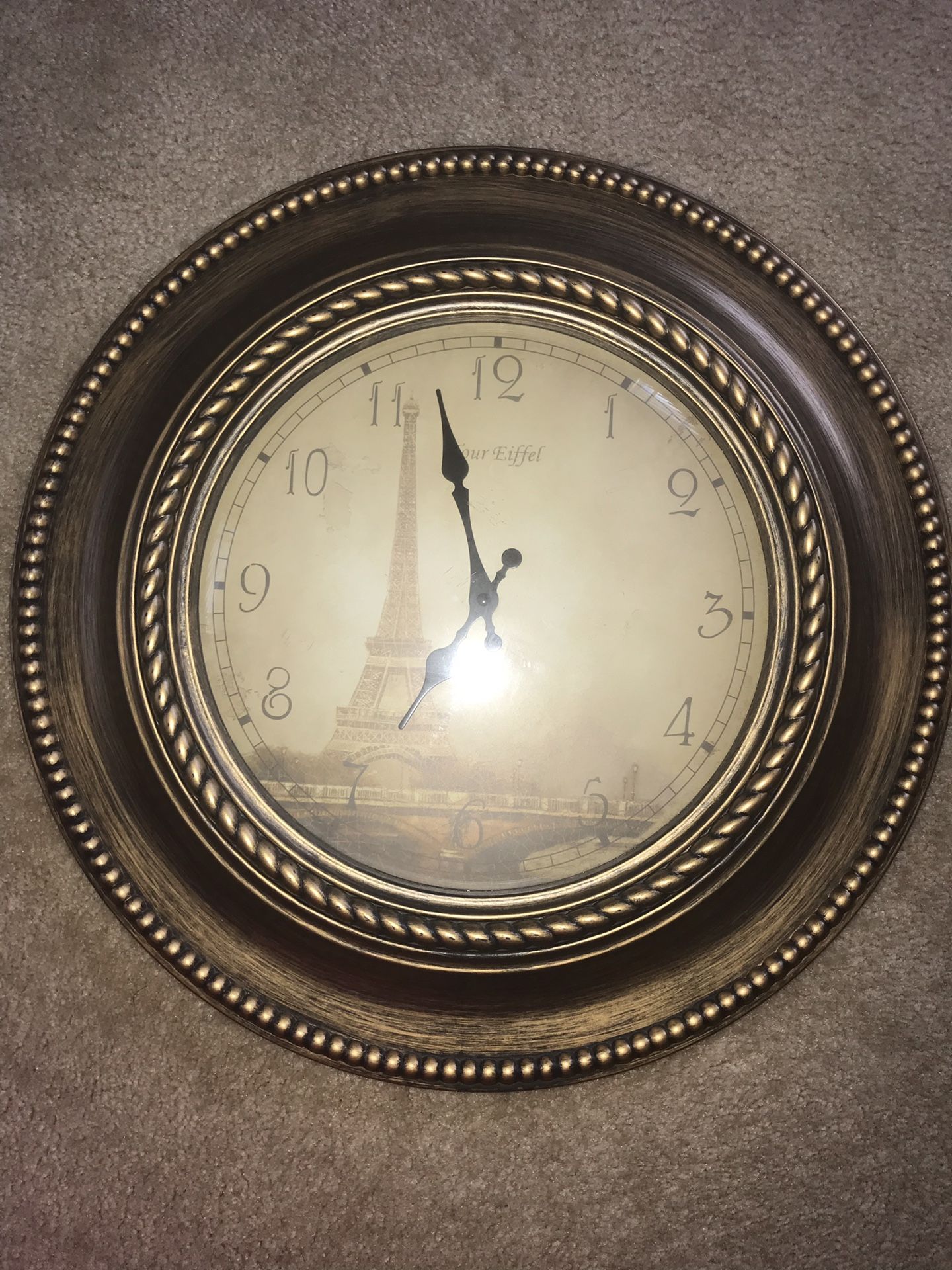 Wall clock