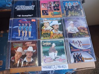 Muchos Cds De Venta $$$ 3 Por $25