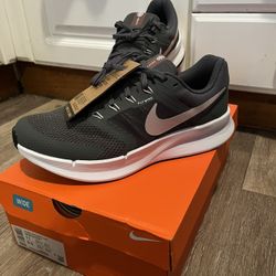 Nike Run Swift 3 (Wide Width) 11 W/ 9.5 M