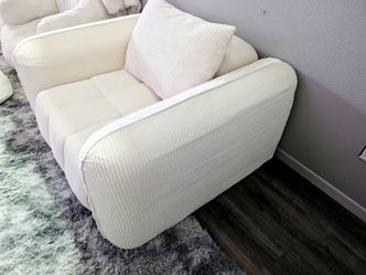 Brand New! 🤍 XXL Boneless Relaxation Arm Chair
