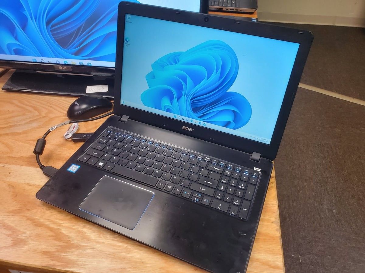 GAMING ACER ASPIRE F5-573 CORE i5 WITH WINDOW 11 (D1026)