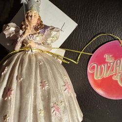 Set Of 2 Glenda The Good Witch Statue Item 1804