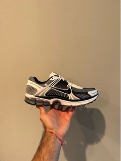 Nike Vomero 5 - Men’s Size 9.5 - NEW