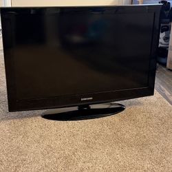 32” TV
