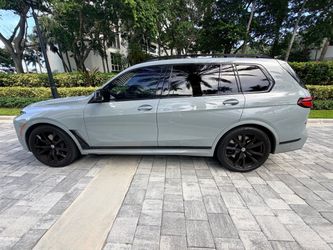2023 BMW X7
