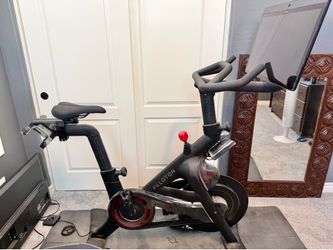 Peloton bike plus shoes and padded seat cover