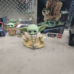 Trying To Sell The Crown The Little Arcade And The Guitar