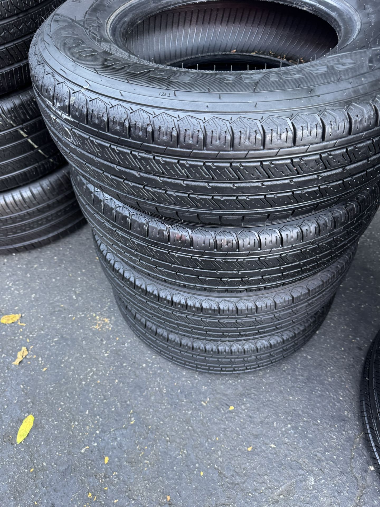 Tengo 4 Llantas 205-75-14 Para Traila $200 Las 4 Llantas Montadas Y Balanceadas