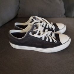 Tennis Converse Size 9 ,ya Lavados