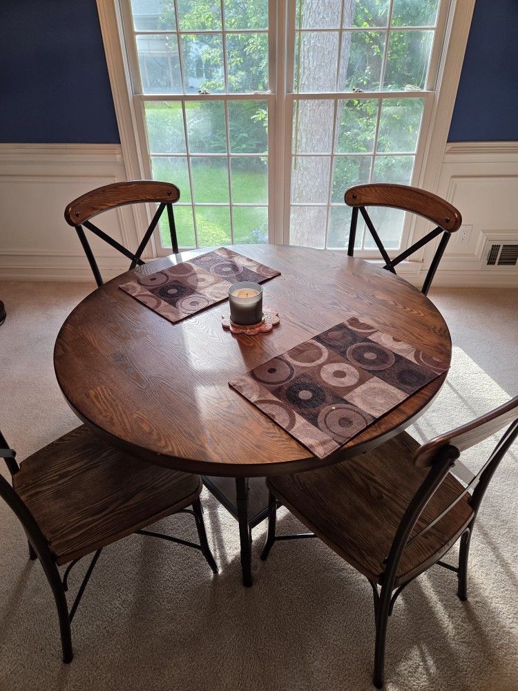 Round Dining Table Set