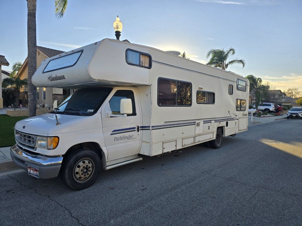 2000 Coachmen Catalina Pathfinder Sport BHS-303