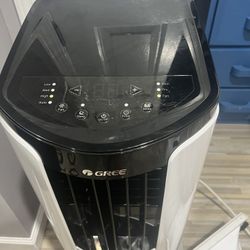 Gree Air Conditioner Used With Remote Control 