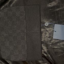 Classic plain black LV beanie. Clean, Great condition,  100% authentic.