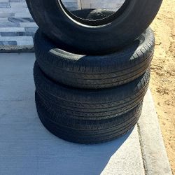 Se Vende Llantas En Buen Estado 215/70R14 Hankook