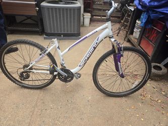 Schwinn Ranger Bicycle. 26", front suspension , 21 speed