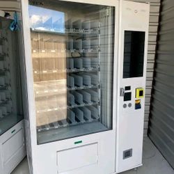 Compact Vending Machine With A Credit card reader