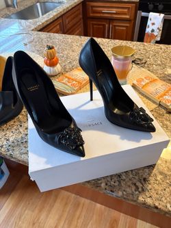 Shoes Shoes