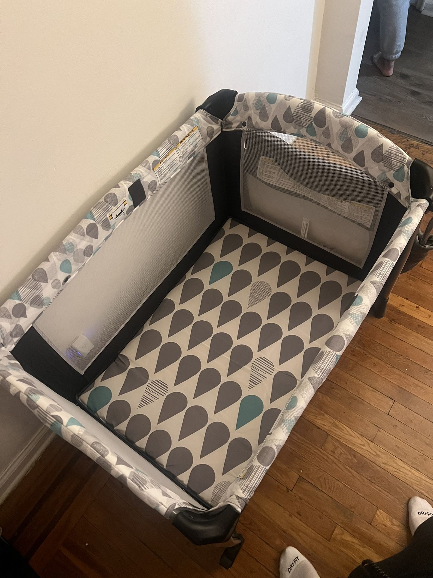 Playpen Complete Set (great Condition)