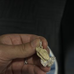 14k Praying Hands Pendant Natural VS1 1ct Diamond 