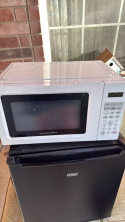 Proctor Silex Small Microwave
