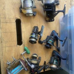 Assorted vintage Reels