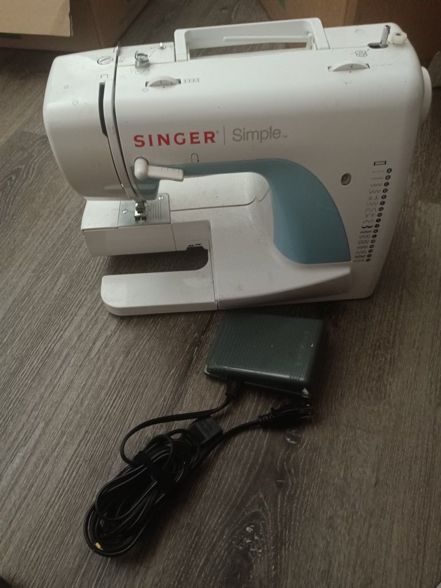 Singer Simple Sewing Machine