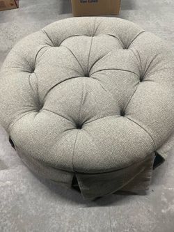 Round Tufted ottoman